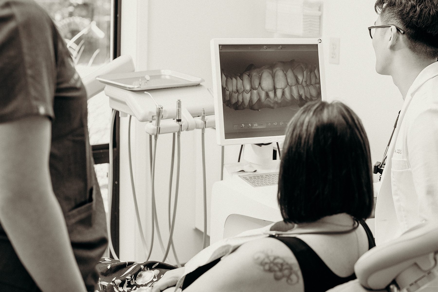 Patient looking at teeth xray, monroe wa