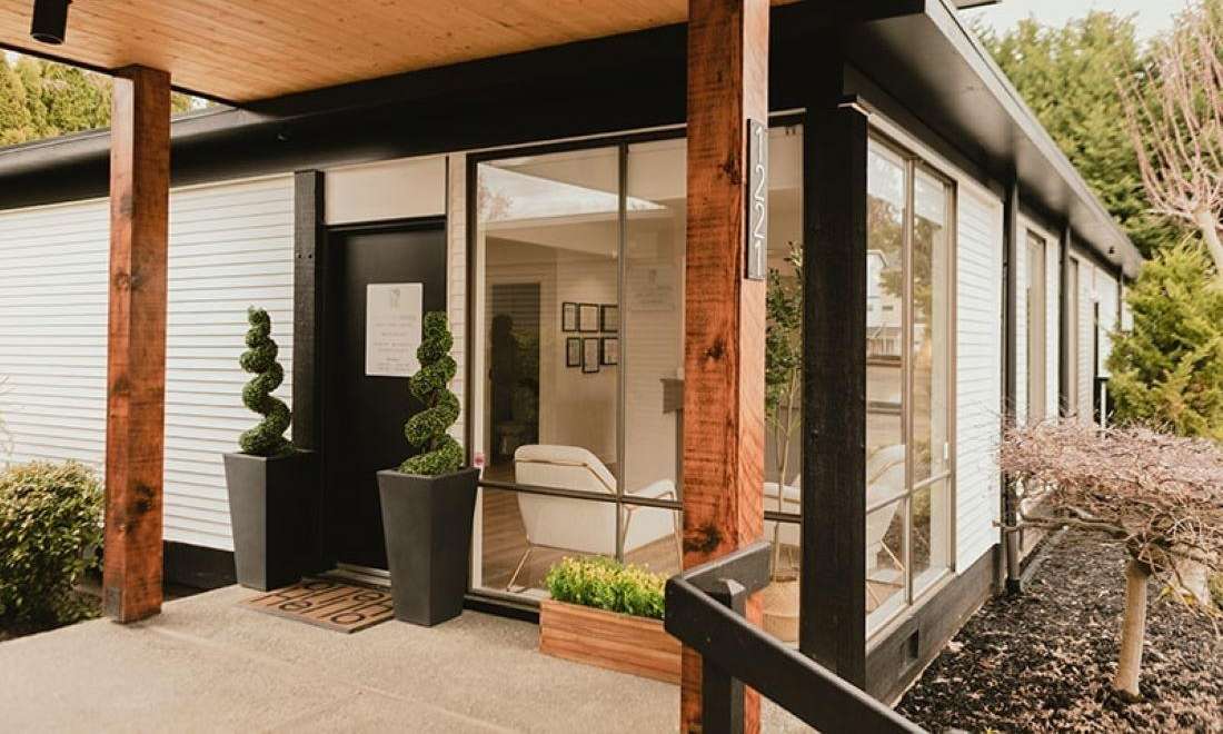 Entrance to Sky Valley Dental in Monroe, WA
