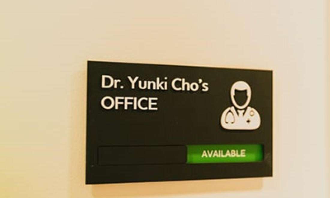 Dr. Yunki Cho's Office